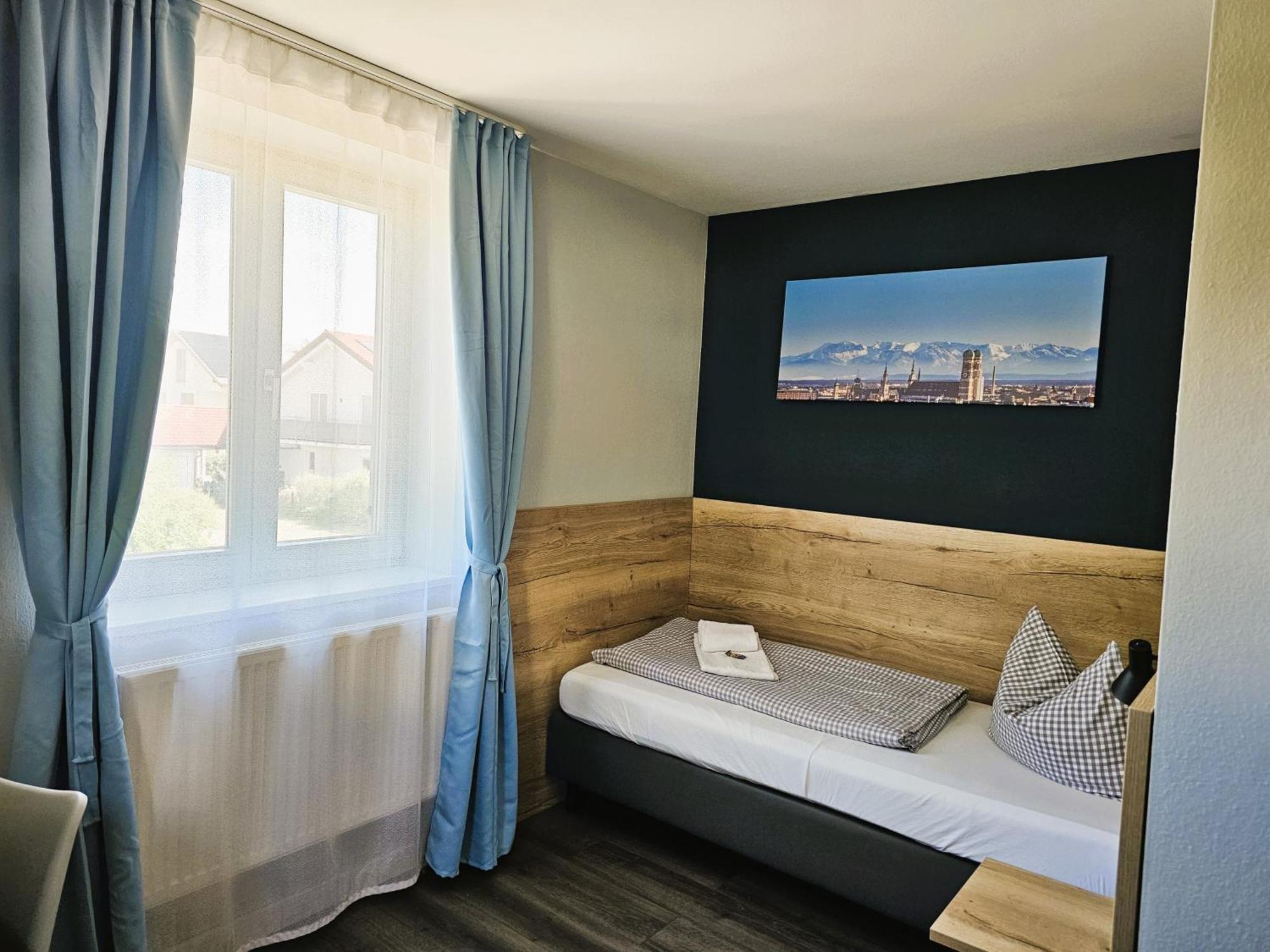 Novitel Pension Pliening - Muenchen Messe Εξωτερικό φωτογραφία