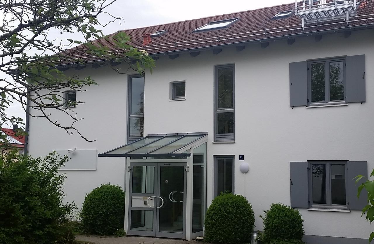 Novitel Pension Pliening - Muenchen Messe Εξωτερικό φωτογραφία